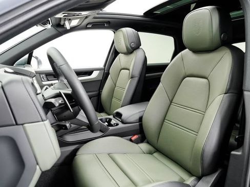 New 2026 Porsche Cayenne AWD/4WD image 5