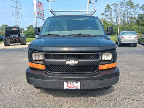 Used 2009 Chevrolet Express 3500 RWD image 2