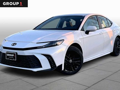 New 2026 Toyota Camry SE image 1