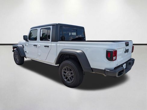 Used 2025 Jeep Gladiator Sport AWD/4WD image 6