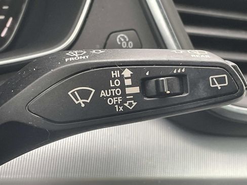 Used 2020 Audi Q5 2.0T Premium w/ Titanium Sport Package image 27