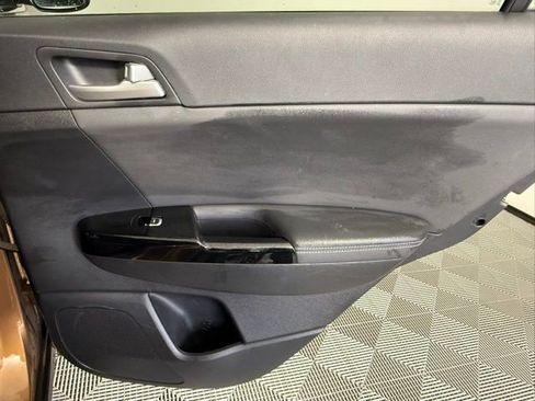 Used 2020 Kia Sportage EX image 40