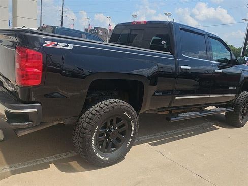 Used 2017 Chevrolet Silverado 2500 LTZ w/ Z71 Package, Off-Road AWD/4WD image 4