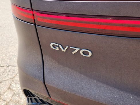 Used 2023 Genesis GV70 3.5T Sport w/ Sport Prestige Package AWD/4WD image 32