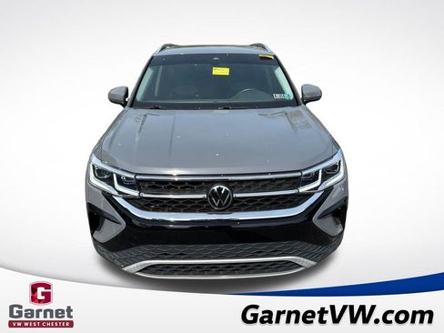 Used 2023 Volkswagen Taos SEL image 9