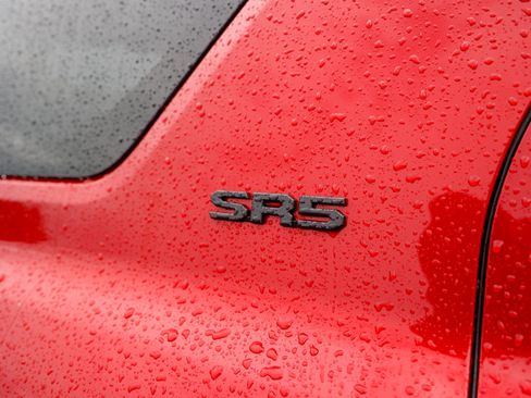 Used 2025 Toyota 4Runner SR5 RWD image 9