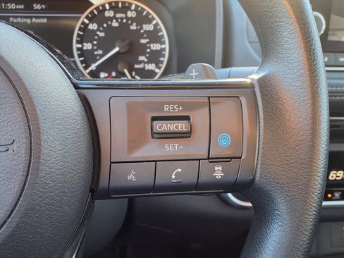 Used 2023 Nissan Rogue SV image 16