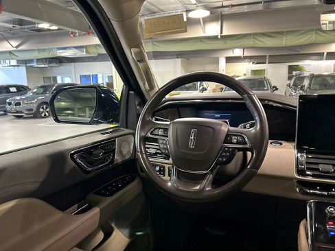 Certified 2023 Lincoln Navigator L Reserve AWD/4WD image 25