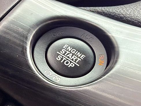 Used 2022 Jeep Grand Cherokee Laredo X image 35