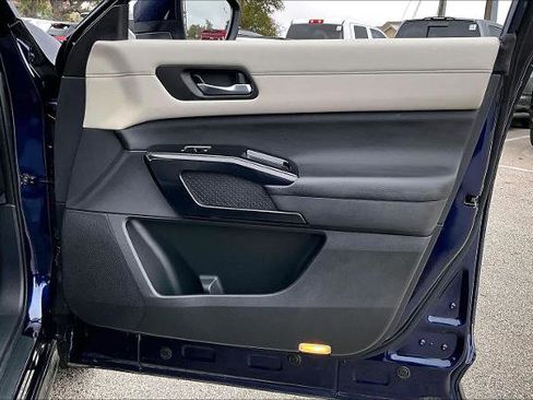 Certified 2022 Nissan Pathfinder SV image 22