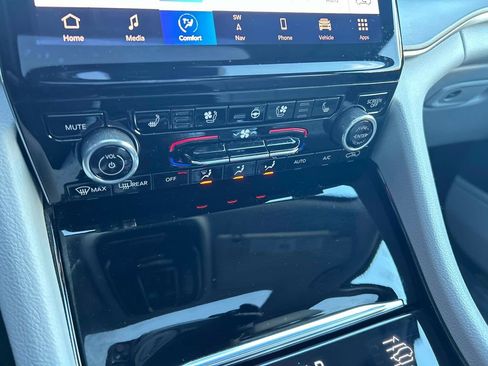 Used 2022 Jeep Grand Cherokee Overland image 33