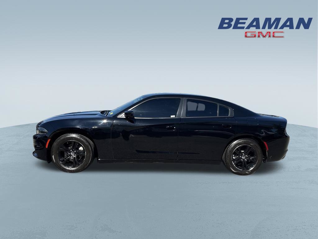 Used 2022 Dodge Charger SXT w/ Leather Interior Group RWD image 4