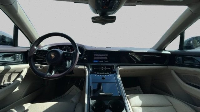 Used 2025 Porsche Panamera 4 w/ Premium Package AWD/4WD image 10