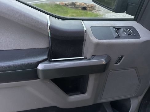 Used 2018 Ford F150 XLT w/ Equipment Group 301A Mid AWD/4WD image 16