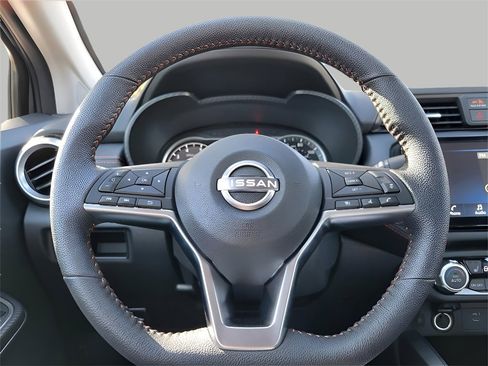 Used 2025 Nissan Versa SR image 14