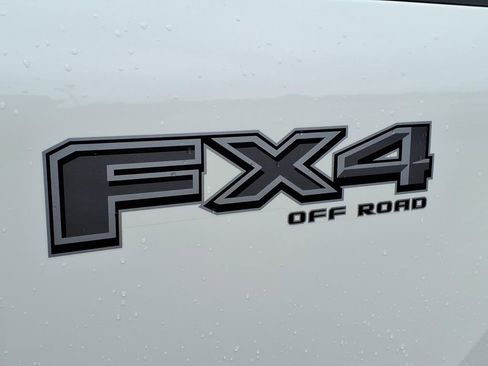 New 2026 Ford F250 Lariat w/ Black Appearance Package AWD/4WD image 10