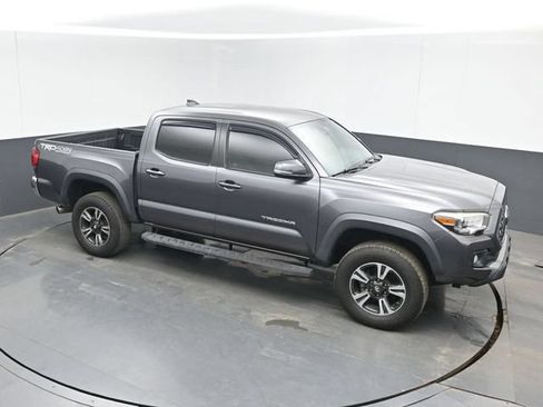 Used 2019 Toyota Tacoma TRD Off-Road AWD/4WD image 1