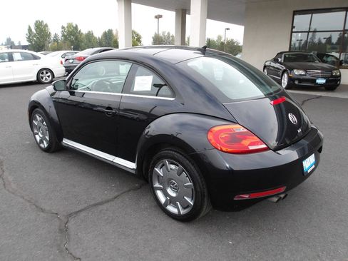 Used 2014 Volkswagen Beetle TDI FWD image 3