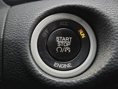 Used 2015 Chrysler 200 S w/ Comfort Group image 11