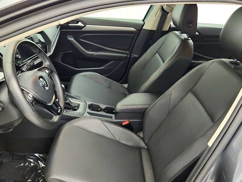 Used 2019 Volkswagen Jetta SE w/ Cold Weather Package FWD image 13