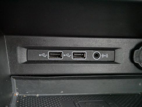 Used 2020 Volkswagen Tiguan SE w/ Panoramic Sunroof Package image 42