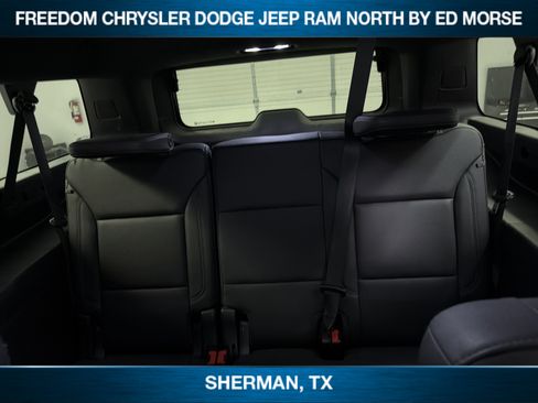 Used 2022 Chevrolet Suburban LT w/ Luxury Package AWD/4WD image 10