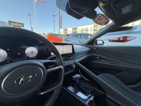 Used 2023 Hyundai Elantra SEL w/ Convenience Package FWD image 45