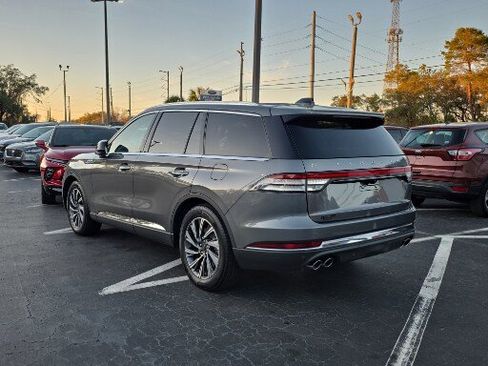 Used 2025 Lincoln Aviator 2WD image 11