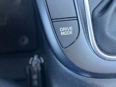 Used 2025 Kia Soul LX w/ LX Technology Package FWD image 19