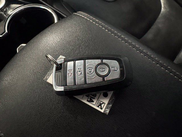 Used 2017 Ford Edge Titanium w/ Equipment Group 301A AWD/4WD image 20