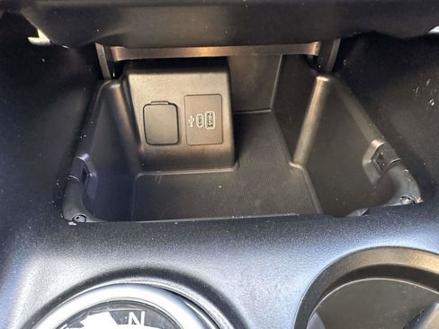 Used 2025 Ford Explorer Active image 26