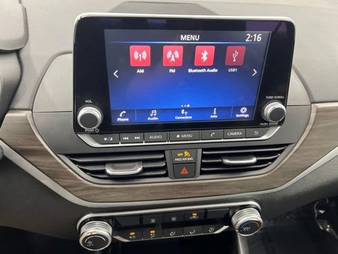 Used 2024 Nissan Altima 2.5 SV AWD/4WD image 17