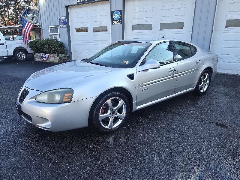 Used 2006 Pontiac Grand Prix GXP w/ Premium Package FWD image 1