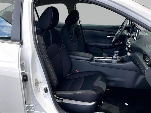 Certified 2025 Nissan Sentra SV w/ All-Weather Package FWD image 9