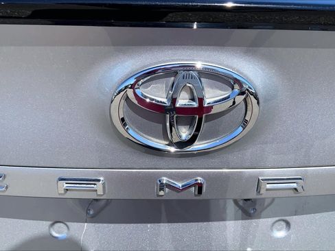 Used 2019 Toyota Camry XSE FWD image 10