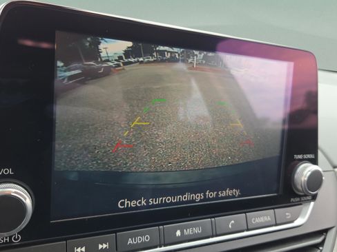 Used 2024 Nissan Altima 2.5 SV image 19