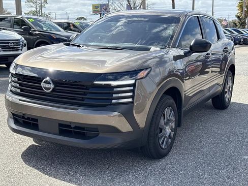 Used 2025 Nissan Kicks S image 8