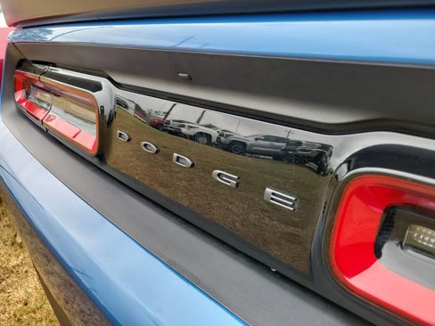 Used 2023 Dodge Challenger SXT w/ Blacktop Package image 8