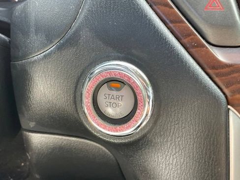Used 2020 Nissan Pathfinder Platinum AWD/4WD image 25