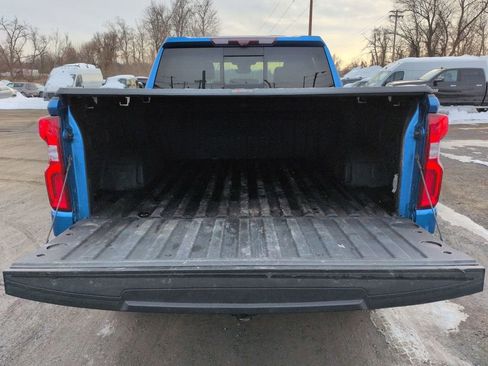 Used 2022 Chevrolet Silverado 1500 ZR2 w/ Technology Package image 5