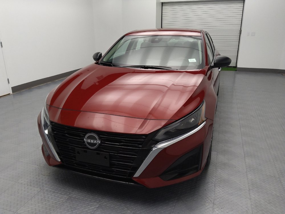 Used 2025 Nissan Altima 2.5 SV FWD image 15