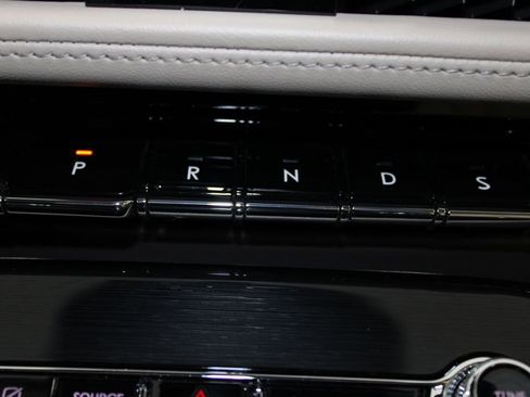 Used 2023 Lincoln Nautilus AWD w/ Premium Package image 41