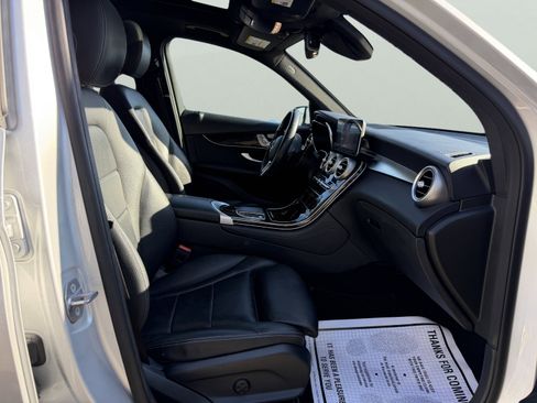 Used 2020 Mercedes-Benz GLC 300 4MATIC image 43