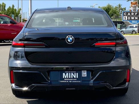 Used 2023 BMW 740i image 4