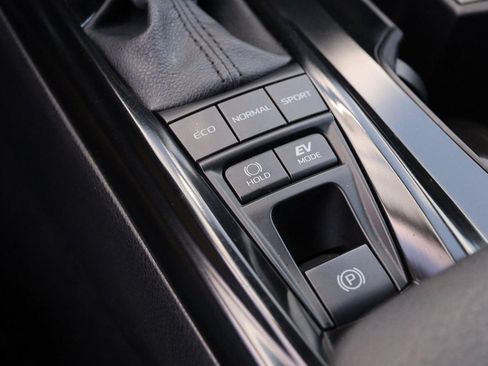 Used 2025 Toyota Camry SE FWD image 21