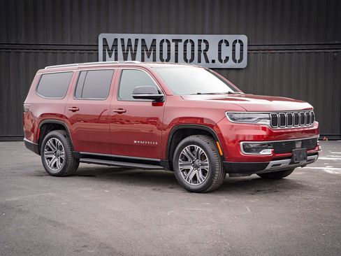 Used 2024 Jeep Wagoneer Series II w/ Flexible Seating Group image 1