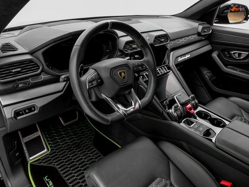 Used 2021 Lamborghini Urus AWD/4WD image 6