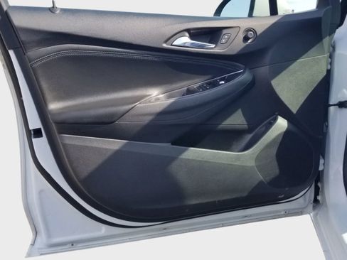 Used 2017 Chevrolet Cruze Premier FWD image 9