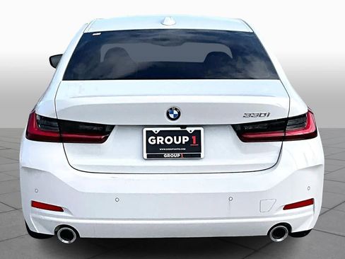 Used 2025 BMW 330i Sedan w/ Convenience Package image 4