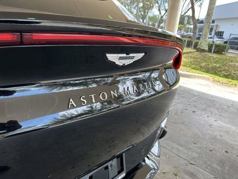 Used 2023 Aston Martin DBX AWD/4WD image 18